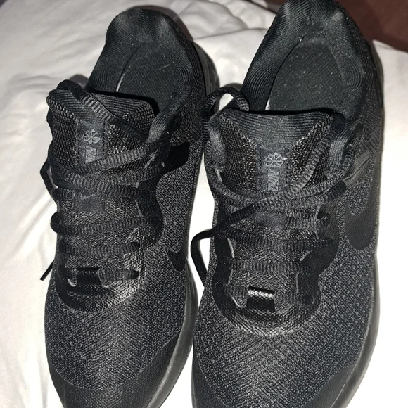 Nwot Nike Revolution Shoes - Picture 5 of 10